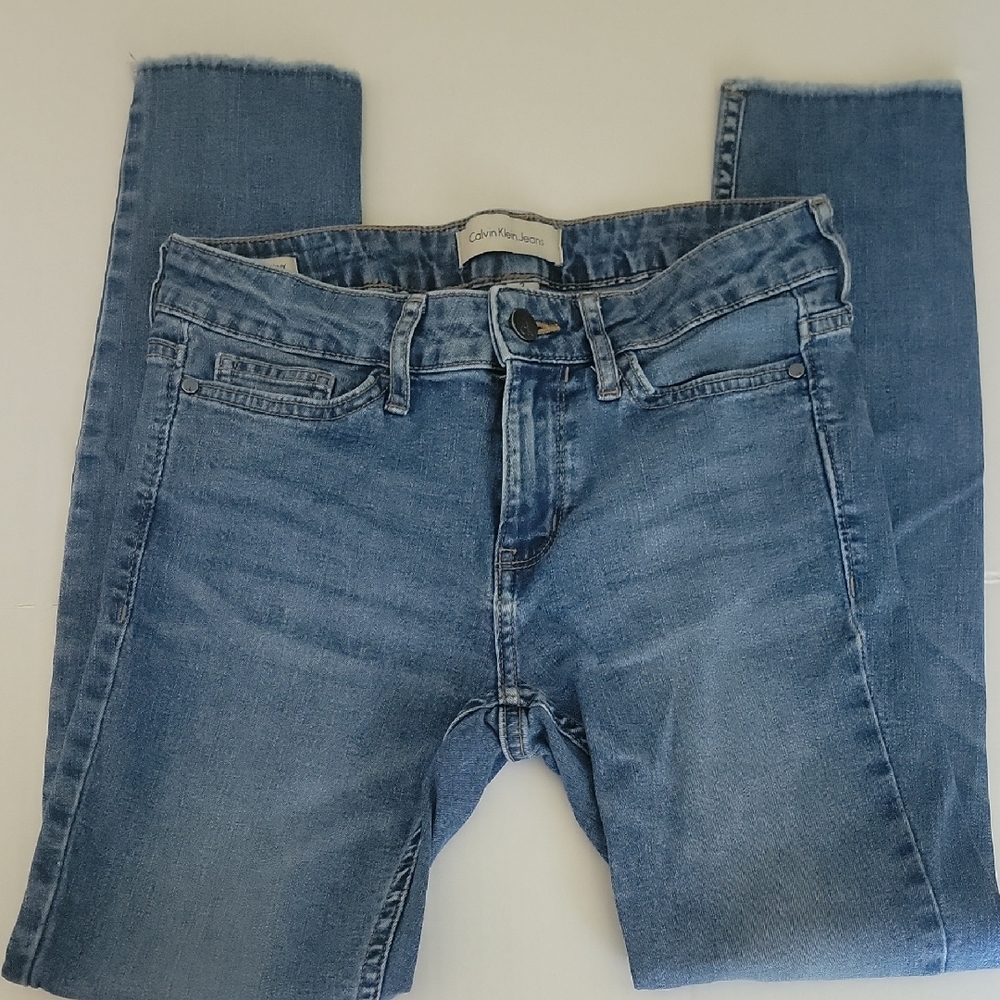 Calvin Klein Blue Ankle Skinny Jeans with Stretch. Size 2.